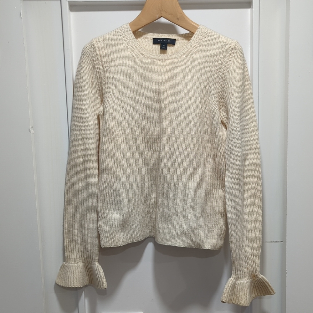 Ann Taylor Cream Knit Top With Flared Cuffs Size Extra Small